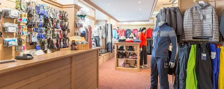 Skiwear et prêt-à-porter pour toute la famille